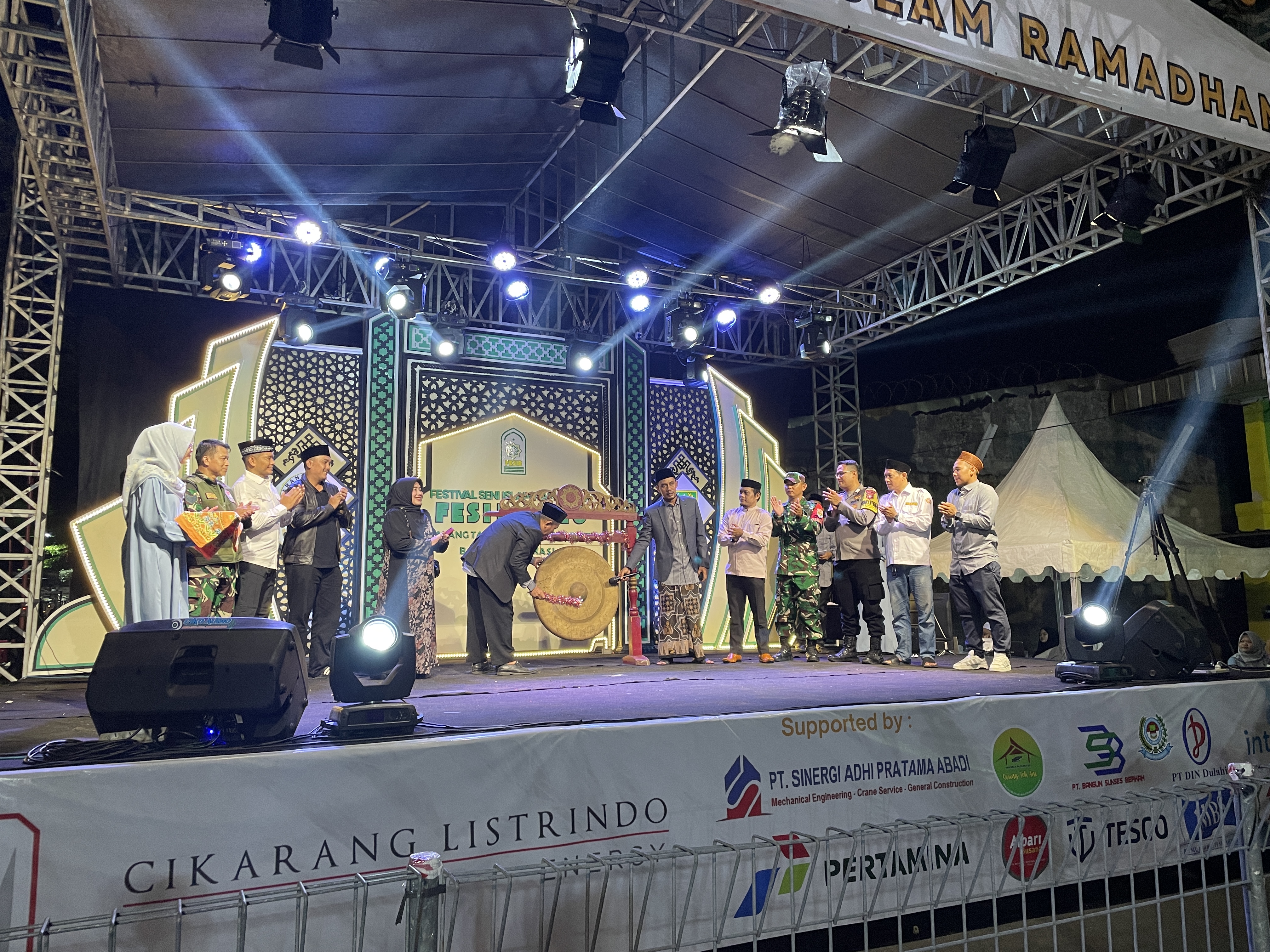 Program kegiatan penyelenggaraan Festival Seni Islam Ramadhan di Desa Muara Bakti yang bekerjasama dengan Karang Taruna dalam rangka memberikan wadah dan event bagi masyarakat pada bidang keagaaman.